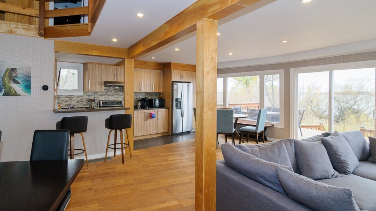 Photo of Livingroom in Scugog