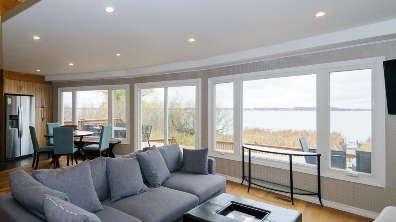 Photo of Livingroom in Scugog
