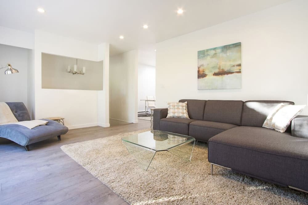 Photo of Livingroom in Strathcona