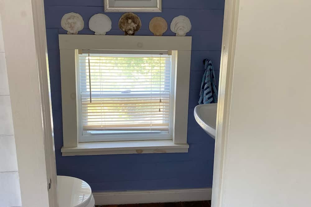 Photo of Bathroom in Parkers Cove