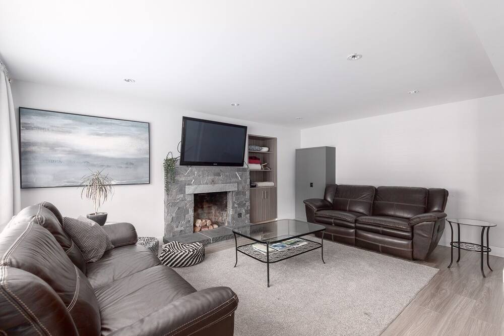 Photo of Livingroom in Garibaldi Highlands