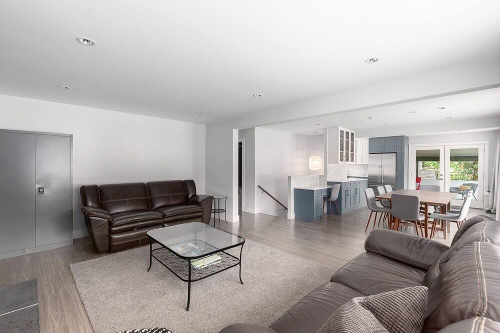 Photo of Livingroom in Garibaldi Highlands