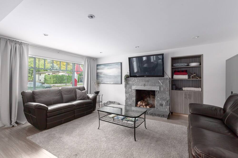 Photo of Livingroom in Garibaldi Highlands