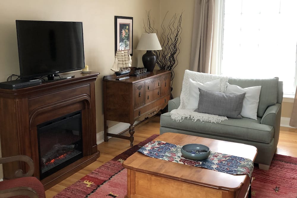 Photo of Bedroom in Dundas