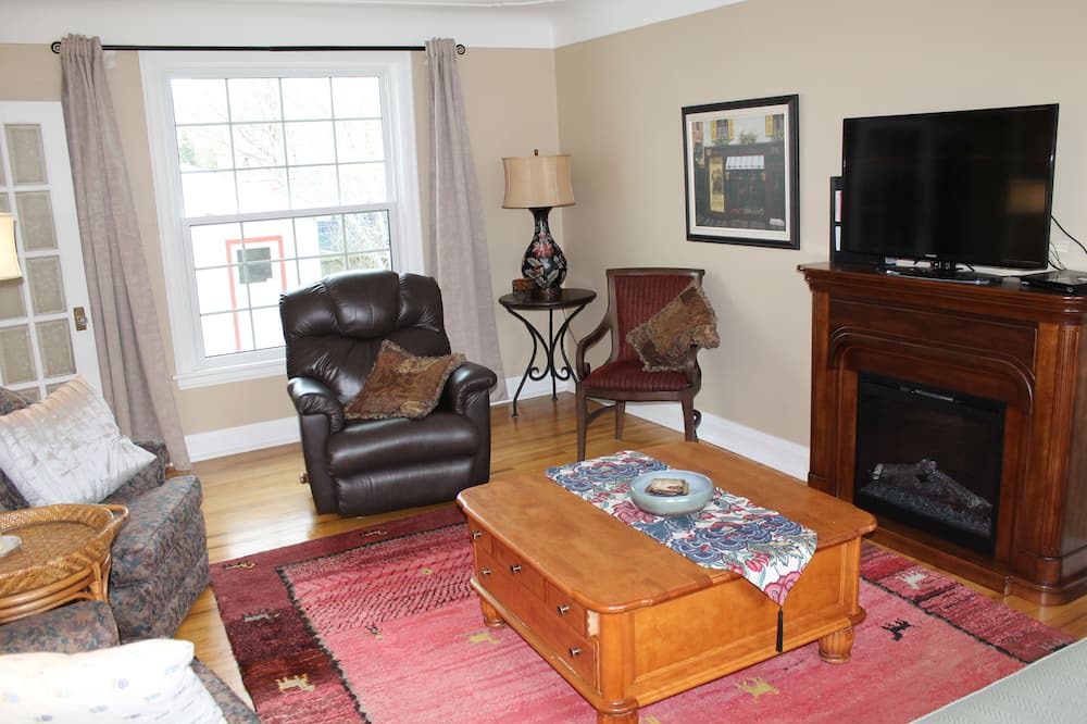 Photo of Bedroom in Dundas