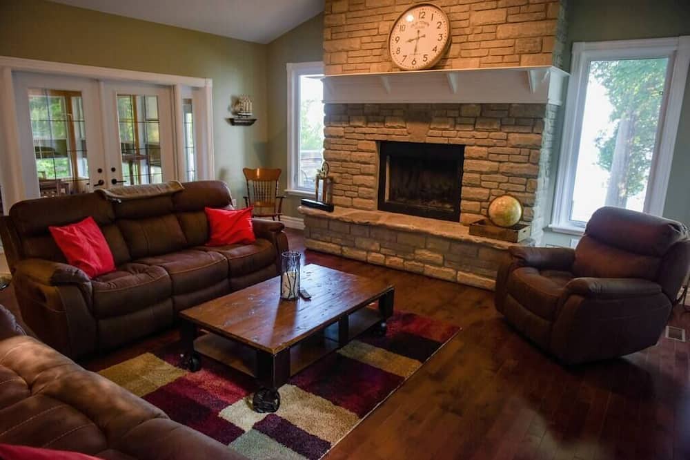 Photo of Livingroom in Cressy