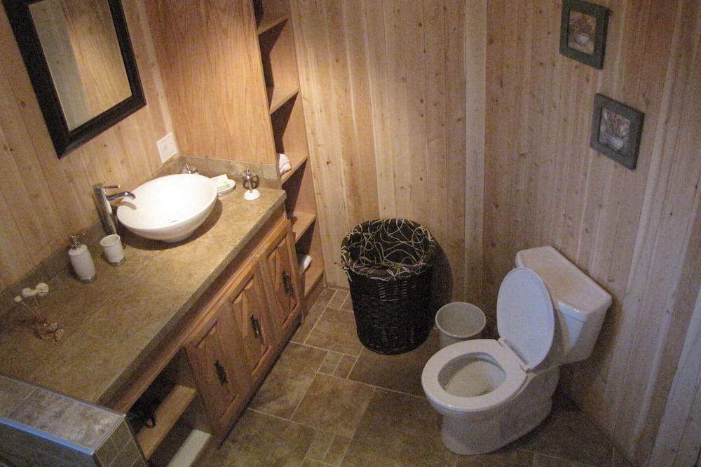 Photo of Bathroom in Paspebiac
