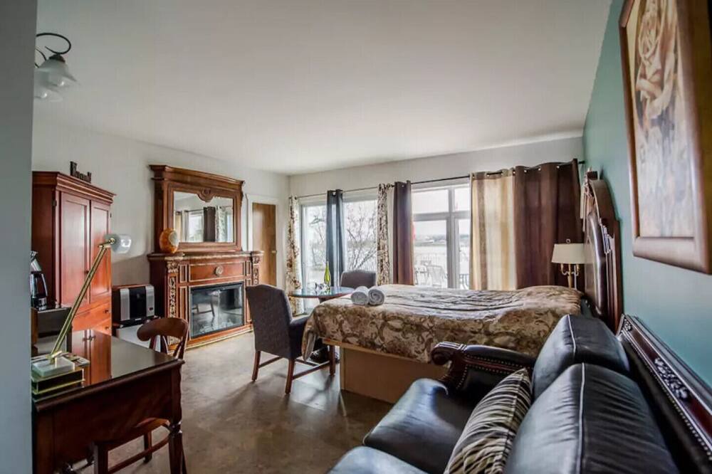 Photo of Bedroom in Montebello