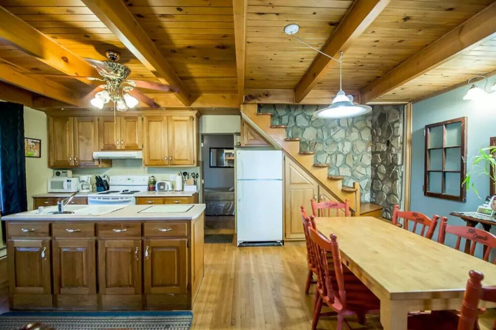 Photo of Kitchen in Montebello