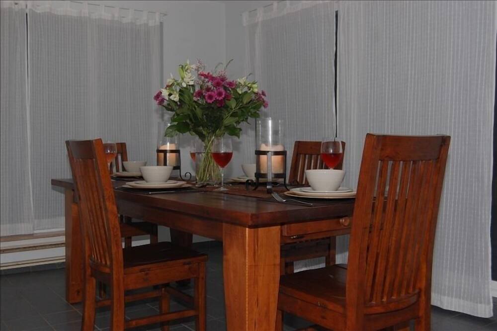 Photo of Bedroom in Madeira Park