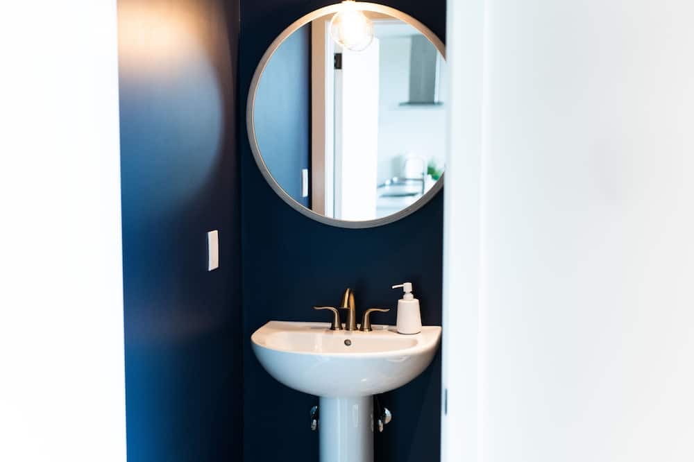 Photo of Bedroom in Mahone Bay