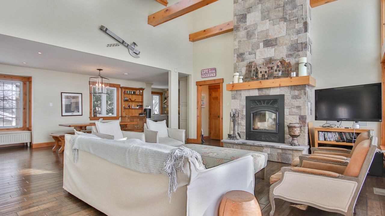 Photo of Livingroom in Ramara