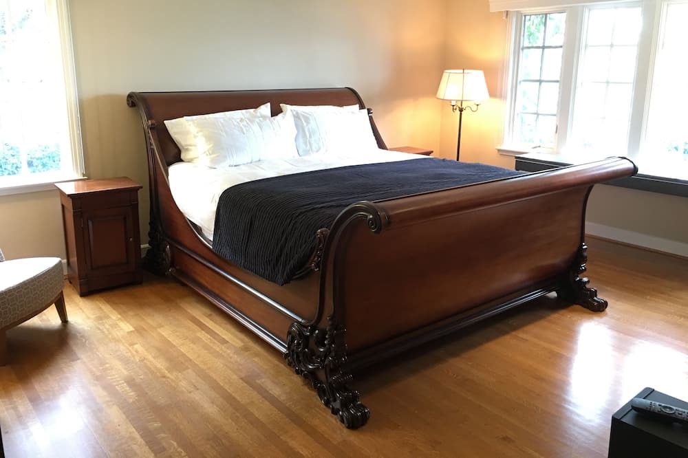 Photo of Bedroom in West Vancouver
