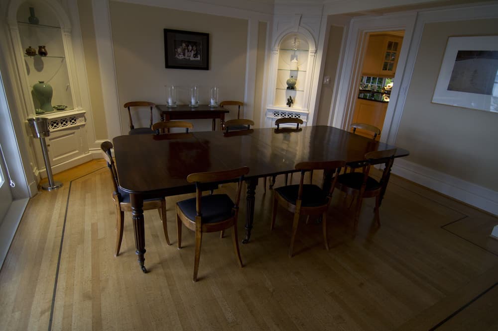 Photo of Kitchen in West Vancouver
