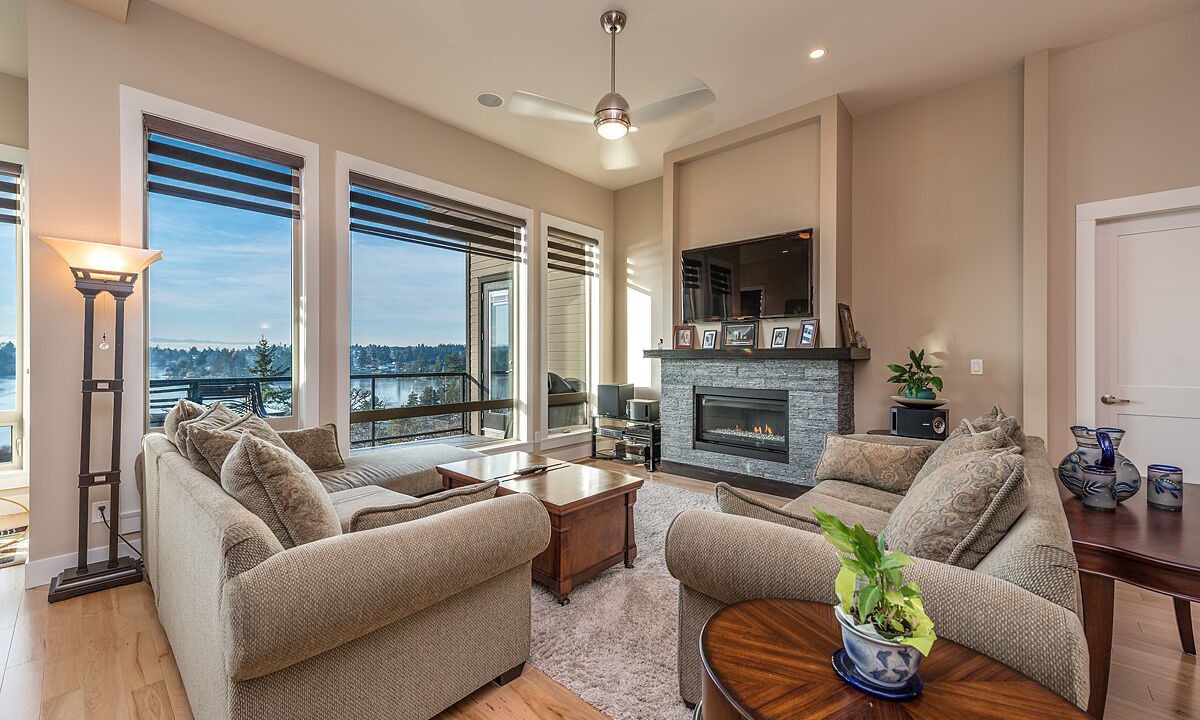 Photo of Livingroom in Saanich