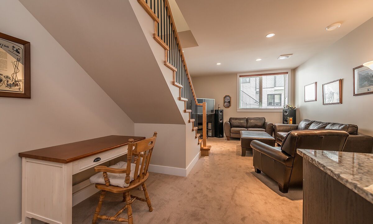 Photo of Livingroom in Saanich