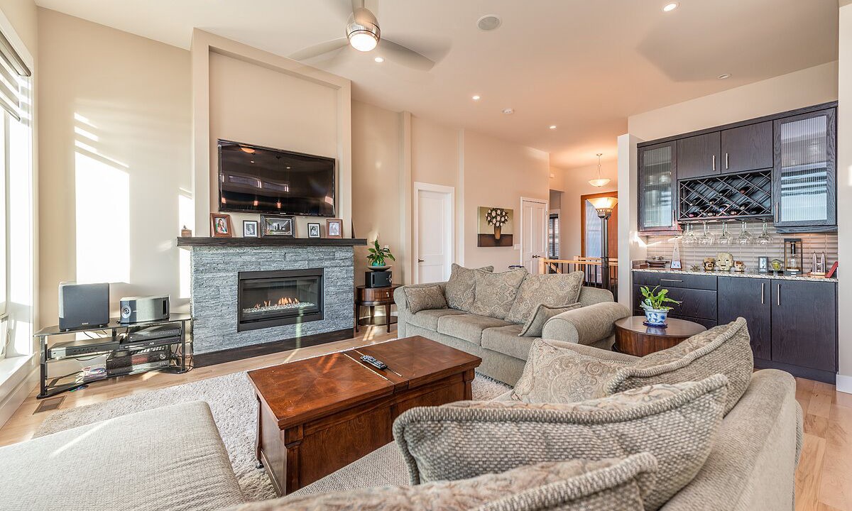 Photo of Livingroom in Saanich
