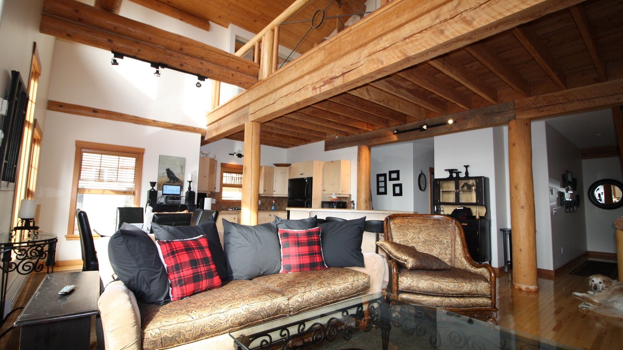 Photo of Livingroom in Snow Pine Estates