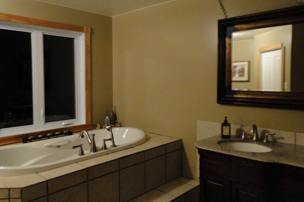Photo of Bathroom in Saint-Isidore