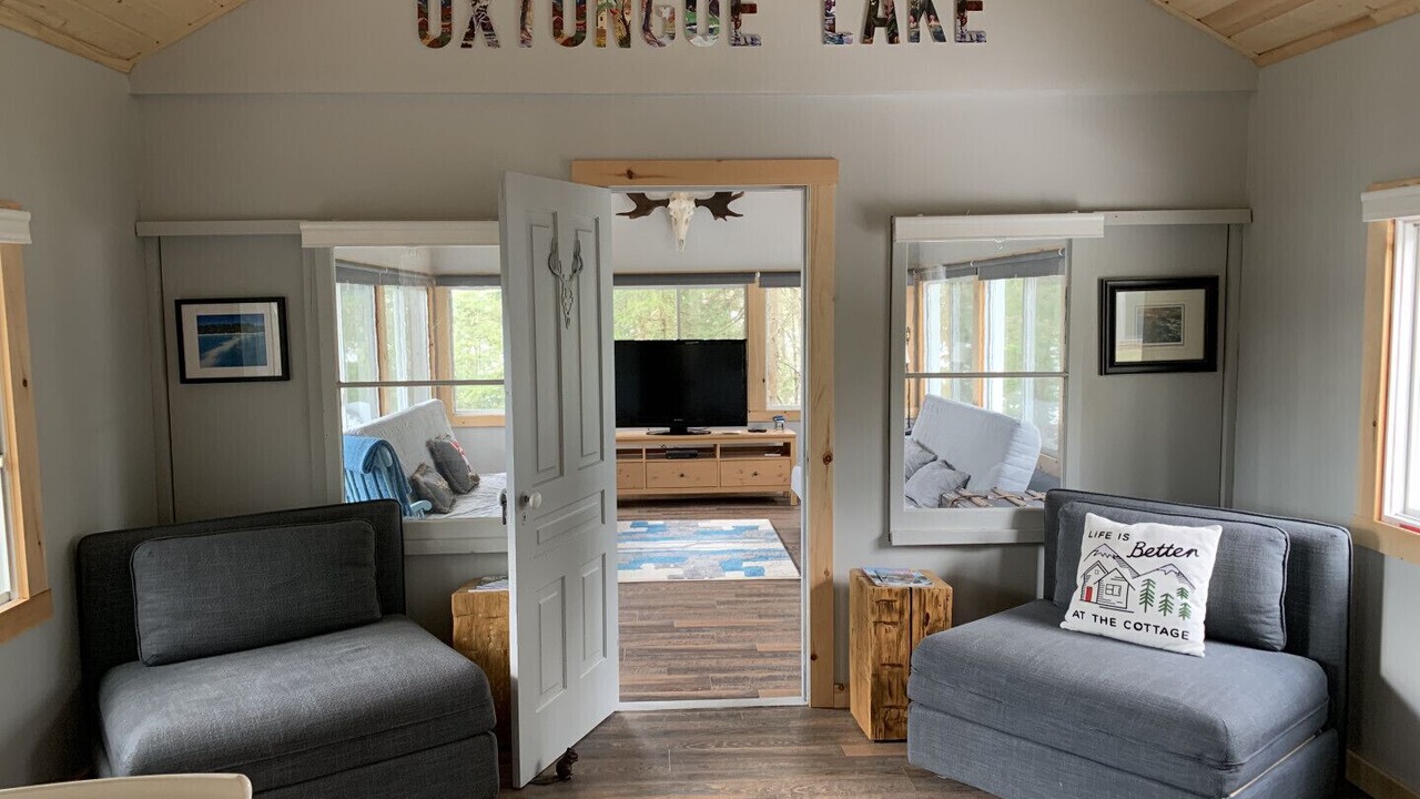 Photo of Livingroom in Algonquin Highlands