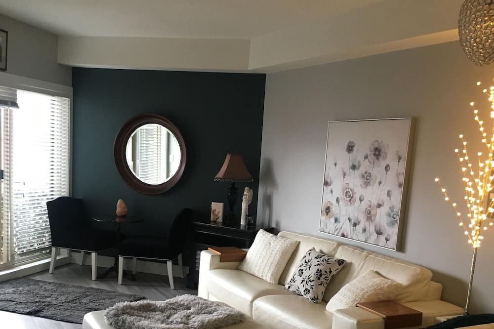 Photo of Livingroom in Shannon Lake