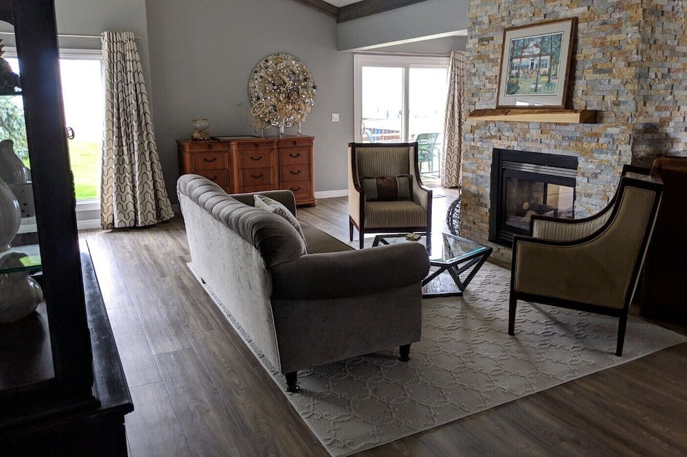 Photo of Livingroom in Pointe aux Roches