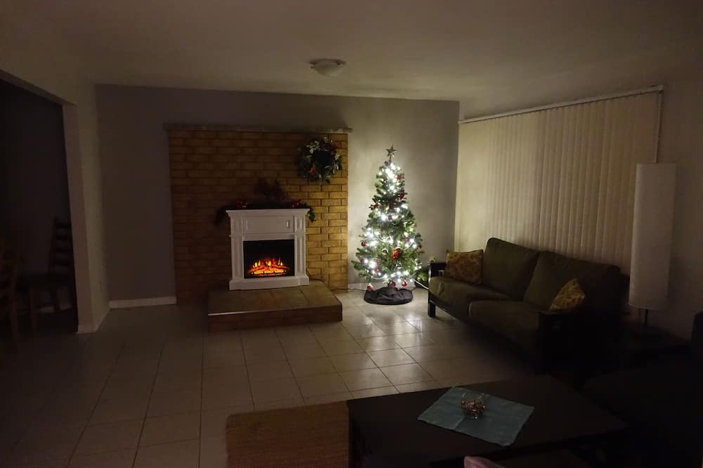 Photo of Livingroom in Wymbolwood Beach