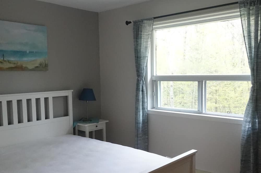 Photo of Bedroom in Wymbolwood Beach