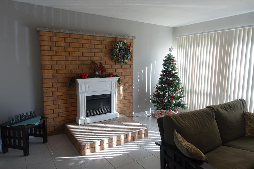 Photo of Livingroom in Wymbolwood Beach