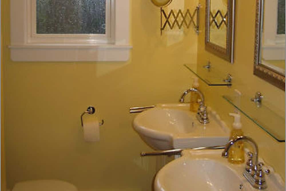 Photo of Bathroom in Pomquet
