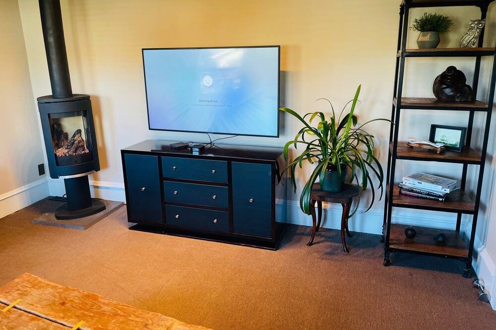Photo of Livingroom in Riley Park-Little Mountain