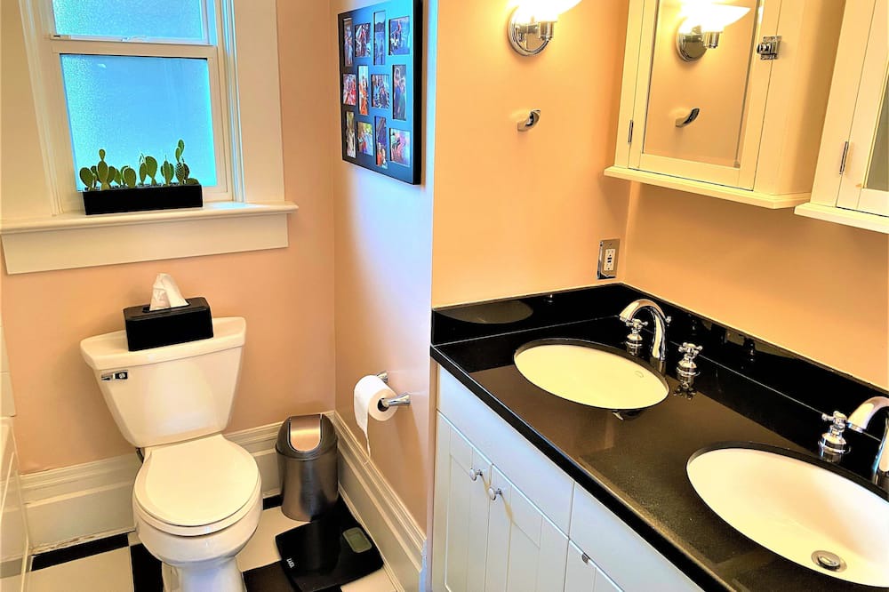 Photo of Bathroom in Riley Park-Little Mountain