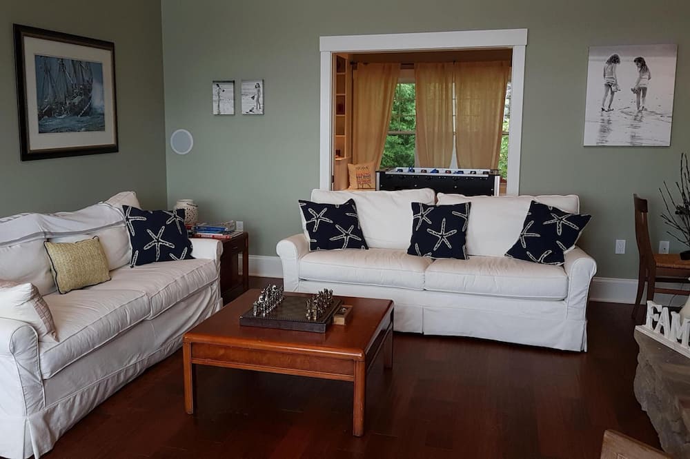 Photo of Bedroom in Masons Point