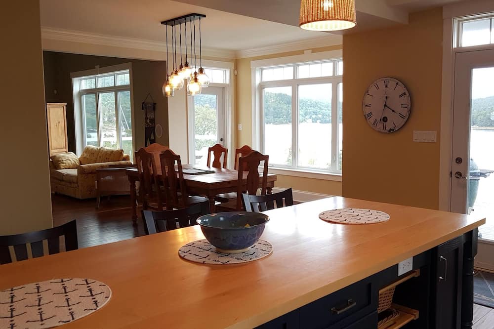 Photo of Bedroom in Masons Point