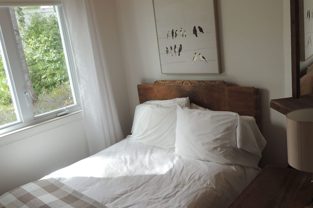 Photo of Bedroom in Larouche