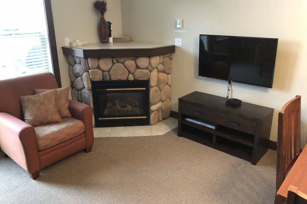 Photo of Livingroom in East Kootenay