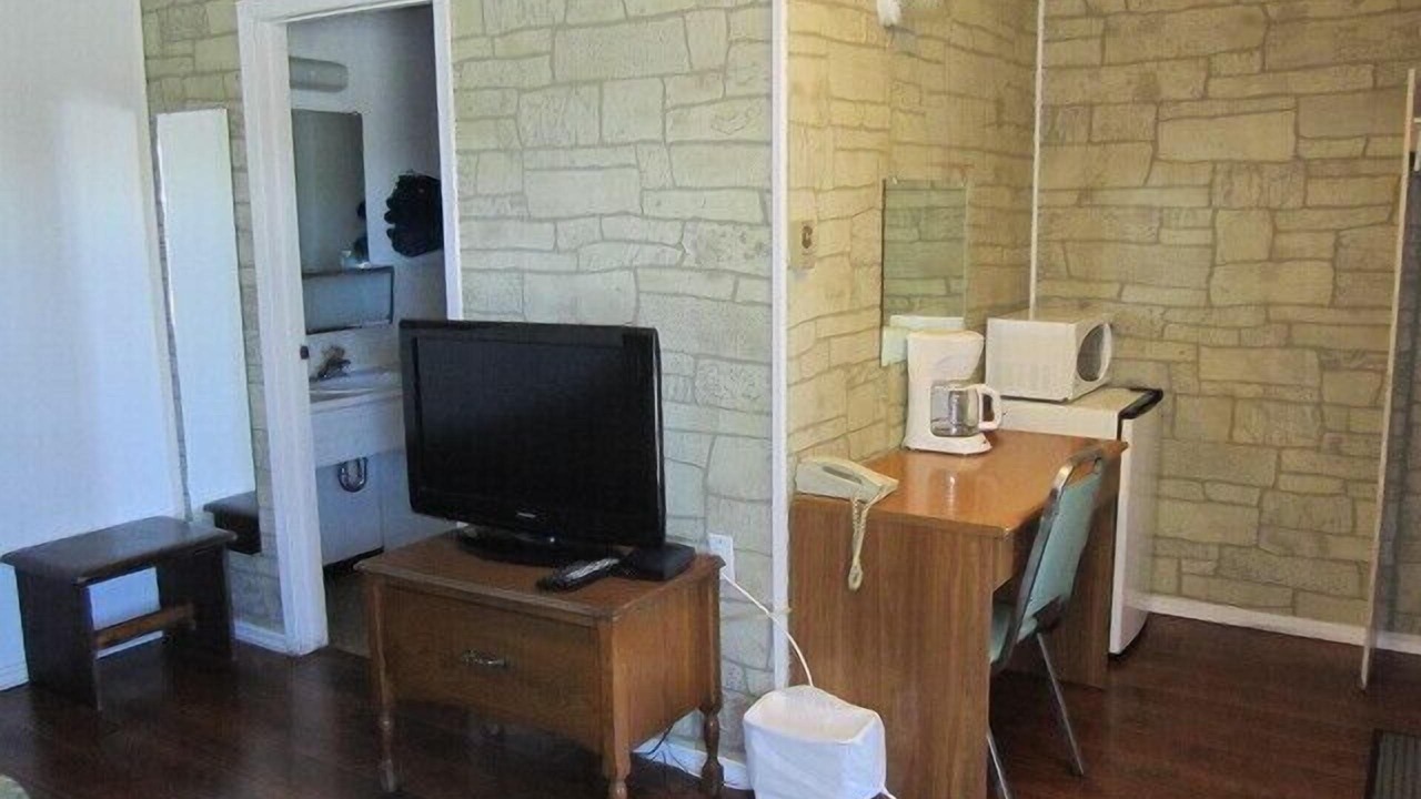 Photo of Livingroom in Virden