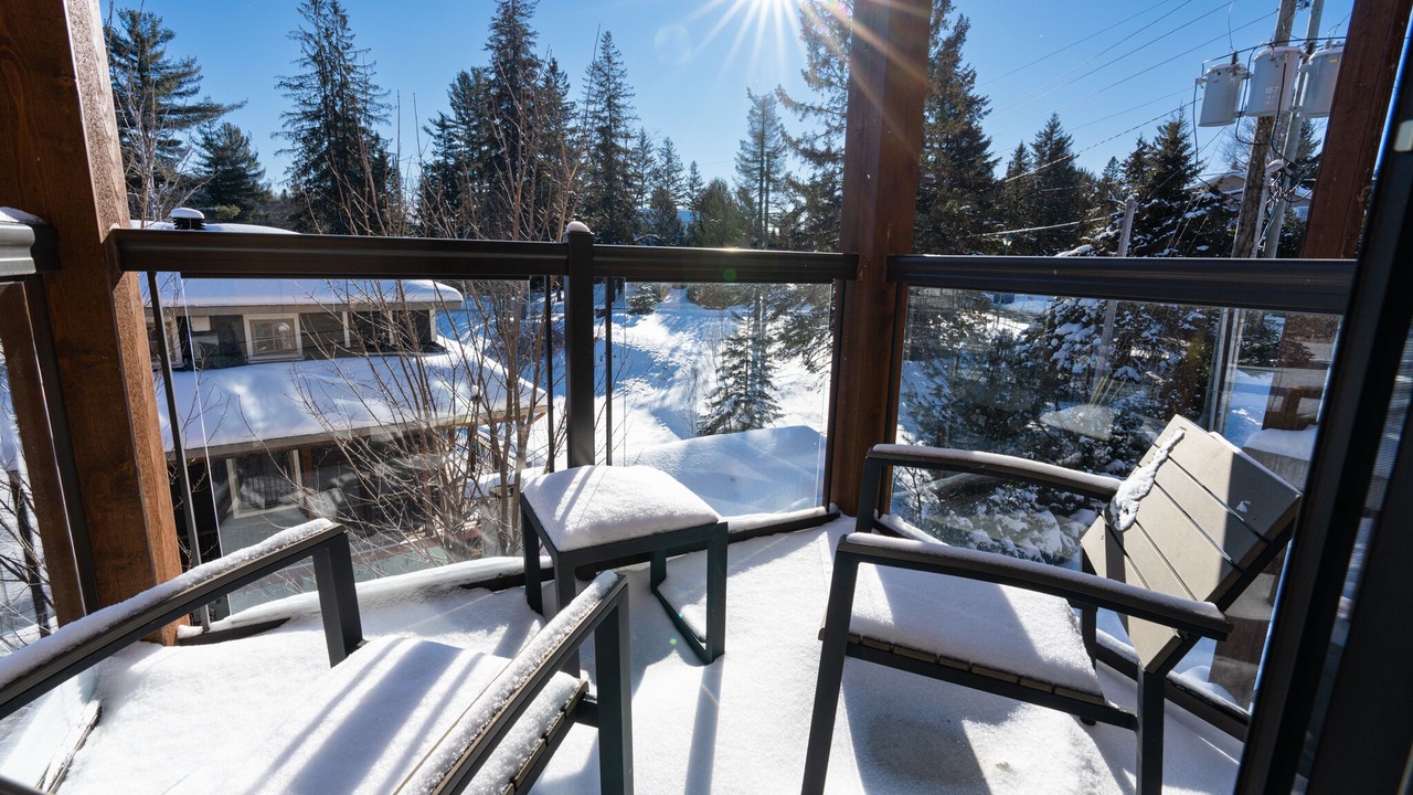 Photo of Patio Balcony in Sainte-Marguerite-du-Lac-Masson