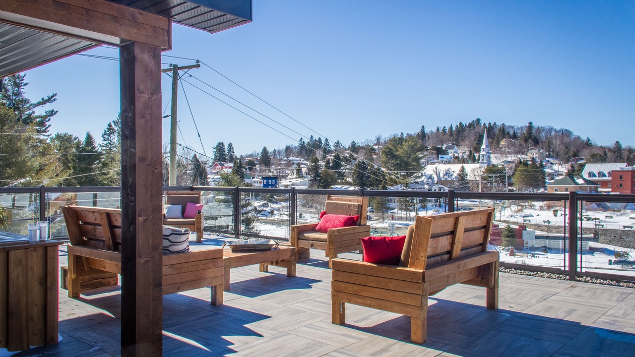 Photo of Patio Balcony in Sainte-Marguerite-du-Lac-Masson