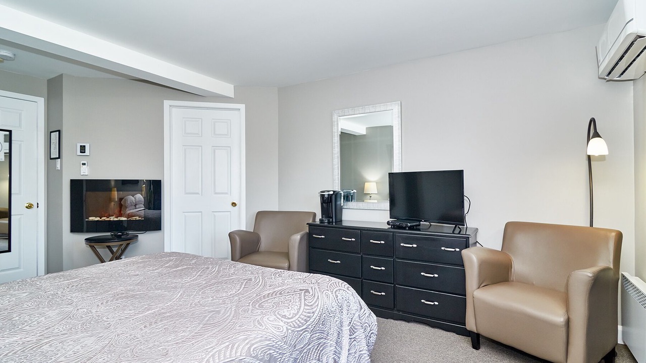 Photo of Bedroom in Magog