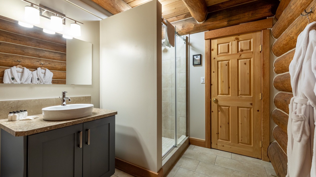 Photo of Bathroom in Golden