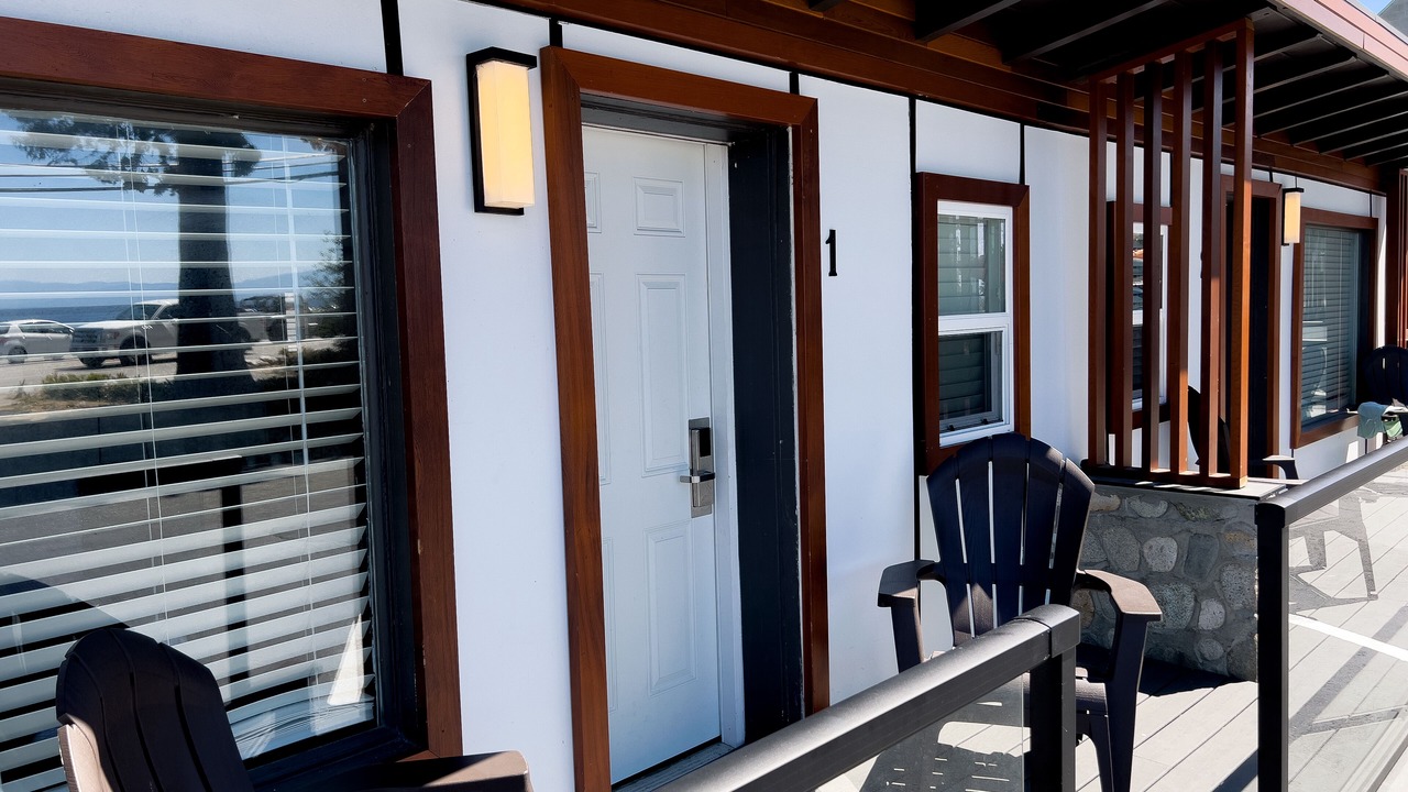 Photo of Patio Balcony in Davis Bay