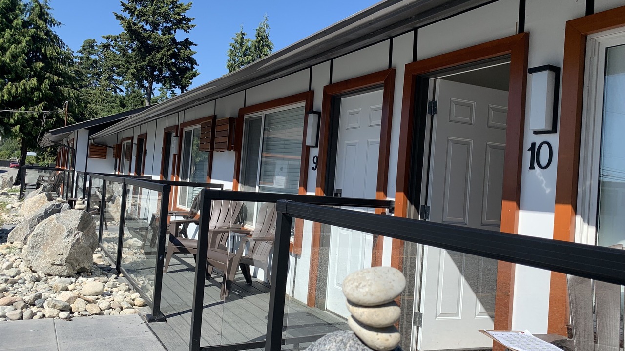 Photo of Patio Balcony in Davis Bay
