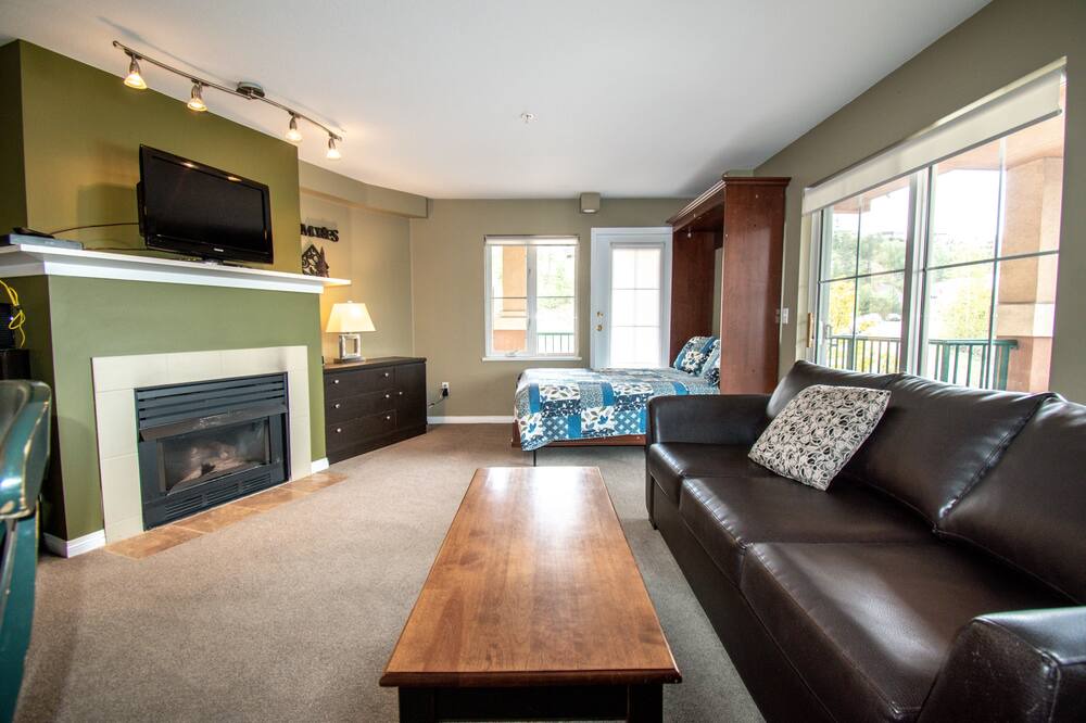 Photo of Livingroom in Quail Ridge