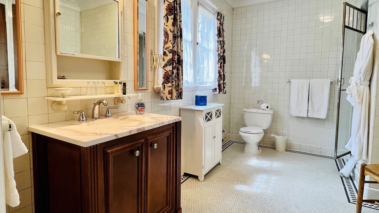 Photo of Bathroom in Sidney