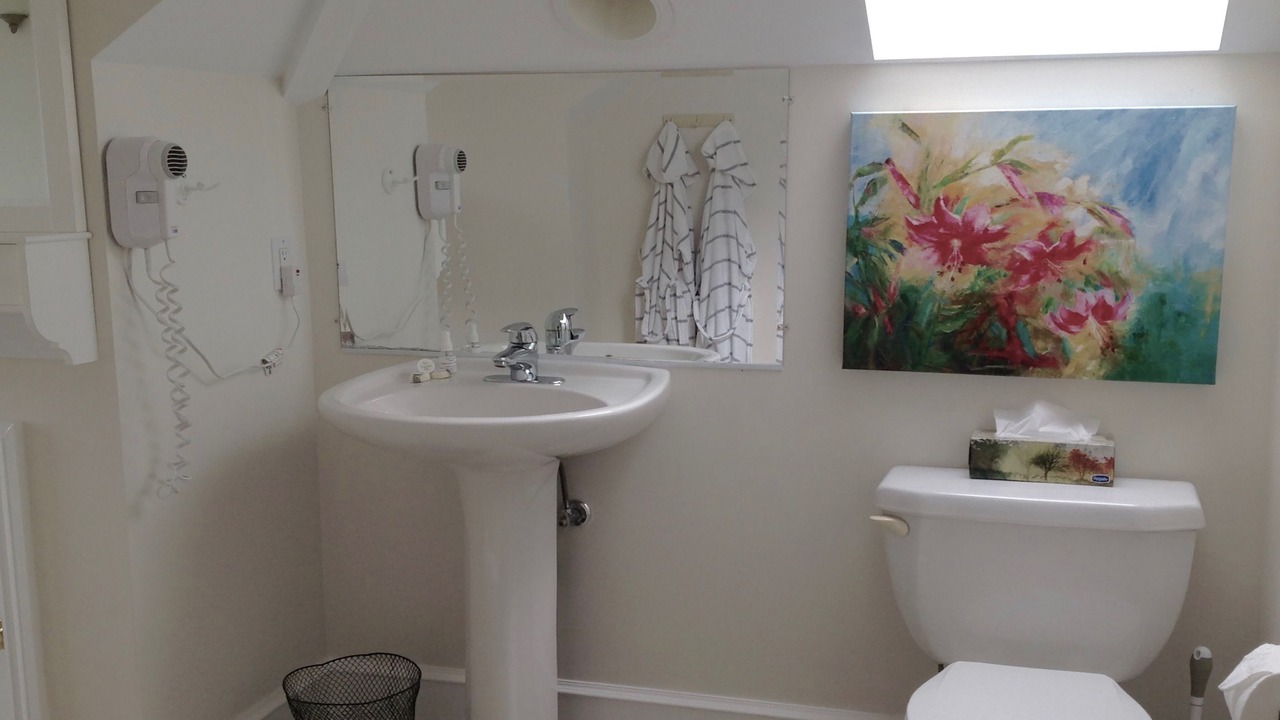 Photo of Bathroom in North Saanich