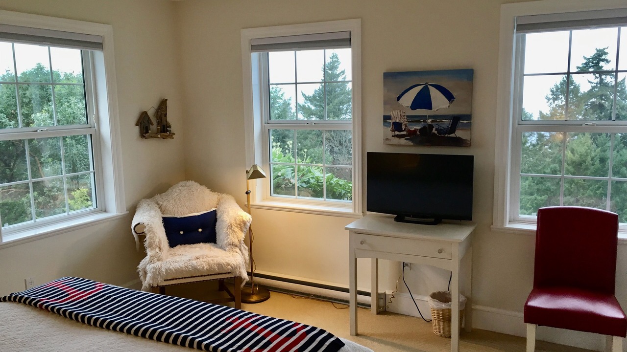 Photo of Livingroom in North Saanich
