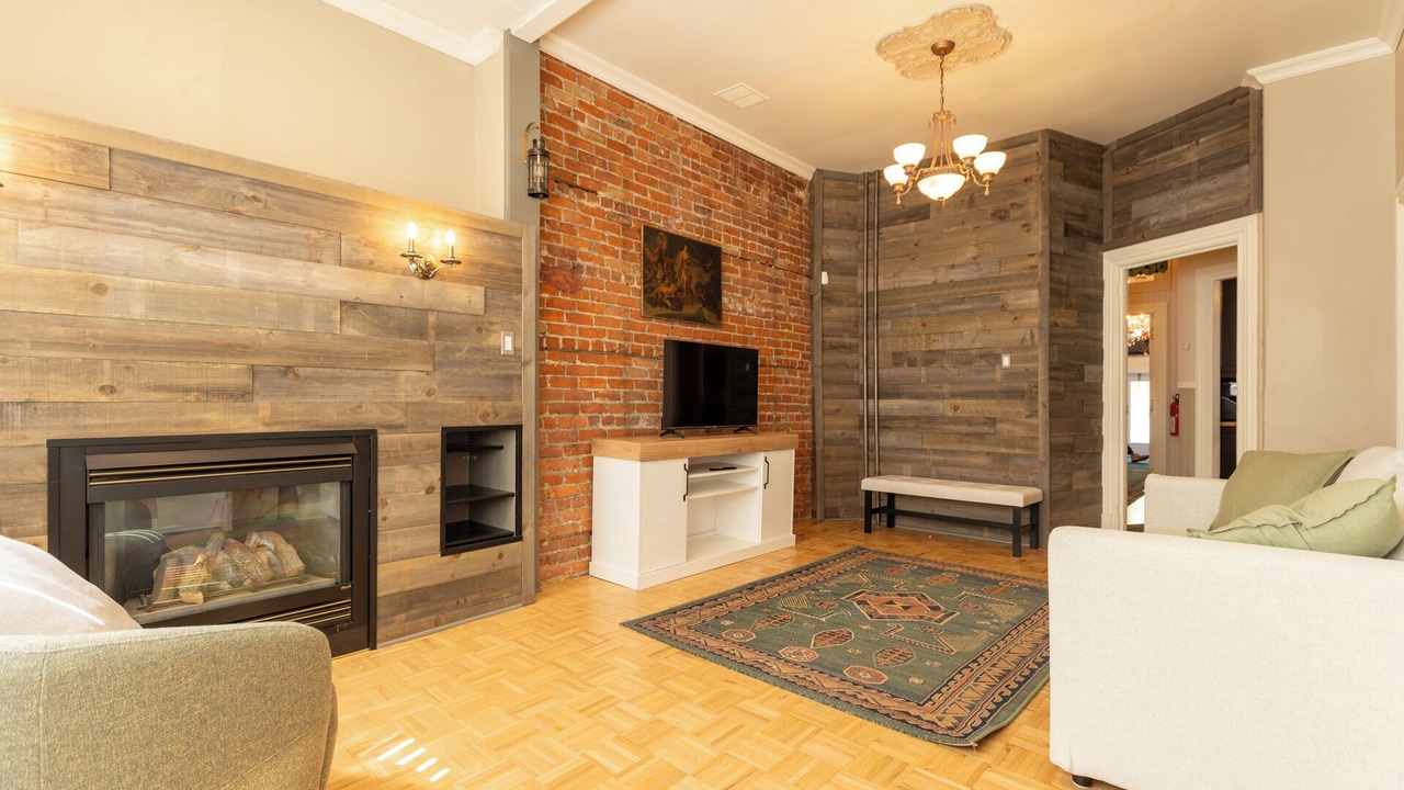 Photo of Livingroom in Montcalm
