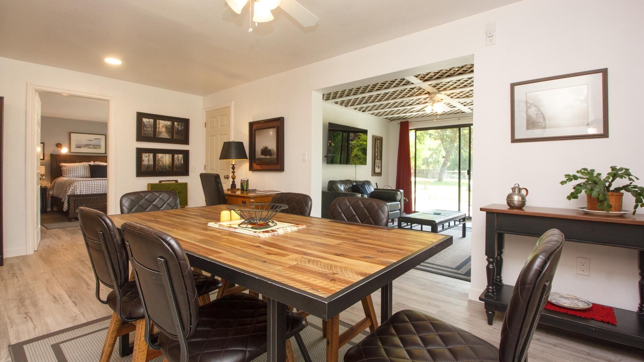Photo of Livingroom in North Saanich