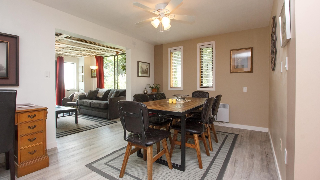 Photo of Livingroom in North Saanich